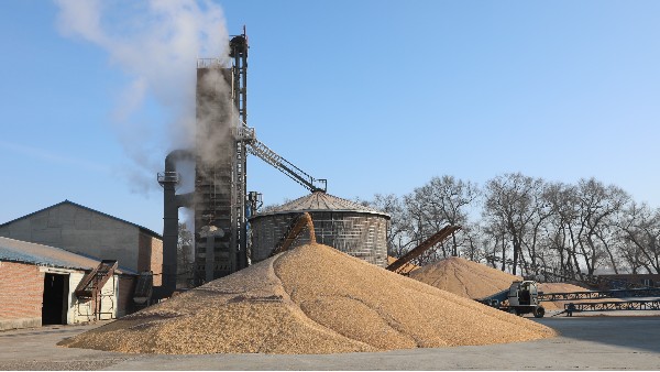 扭虧為盈，糧食烘干用上秸稈打捆直燃鍋爐就是省